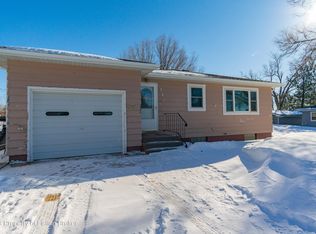 721 1st Ave E, New England, ND 58647