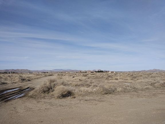 3rd image of Avenue A W #8