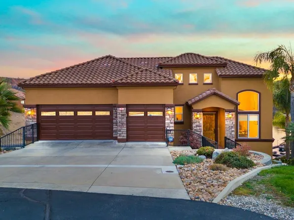 28 Aurora Ln #16, Copperopolis, CA 95228
