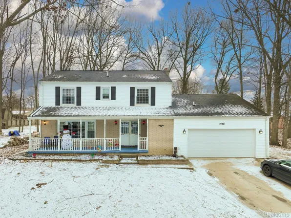 7146 Ridgeview Dr, Genesee, MI 48437