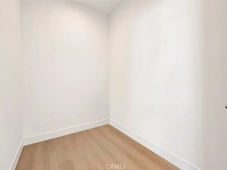 6734 Gentry Ave — Photo 14