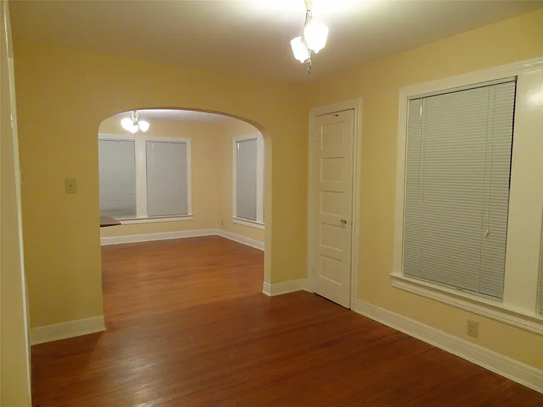 633 Harvard St — Photo 5