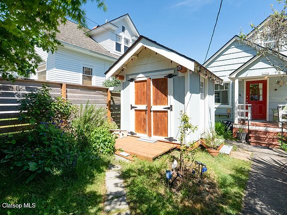 3rd image of 1374 Parker Pl