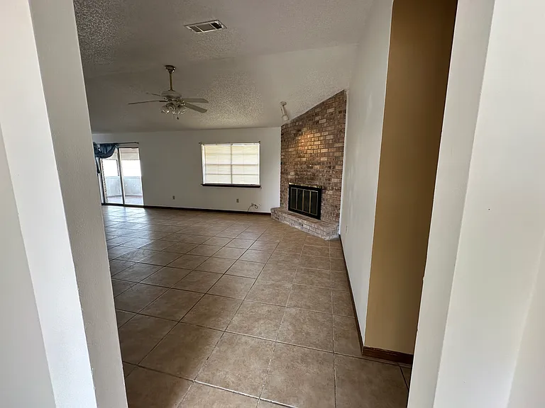 2136 Pebble Beach Dr — Photo 3