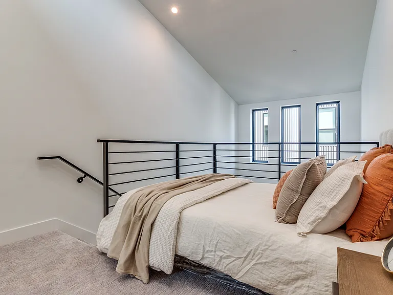 4918 Bryan St #102 — Photo 12