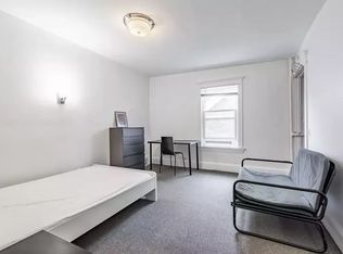 984 Dundas St W #1A, Toronto, ON M6J1W6