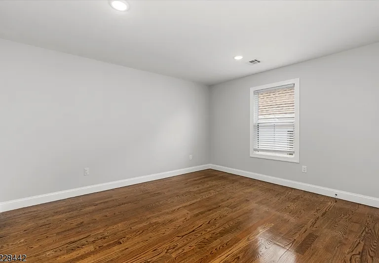 706 Elm St — Photo 6