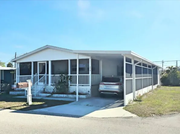 279 Lake Dr, Nokomis, FL 34275