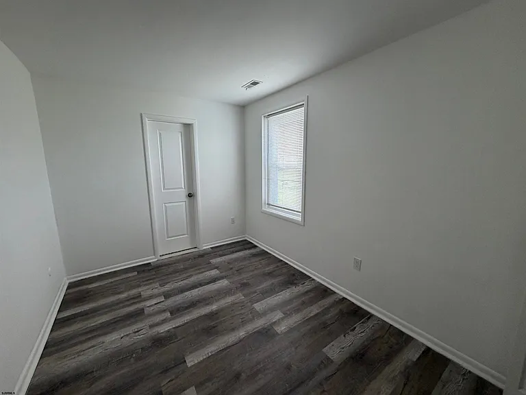 24 N Vermont Ave #5 — Photo 15