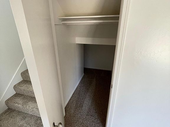 3rd image of 1130 Oliver Ave