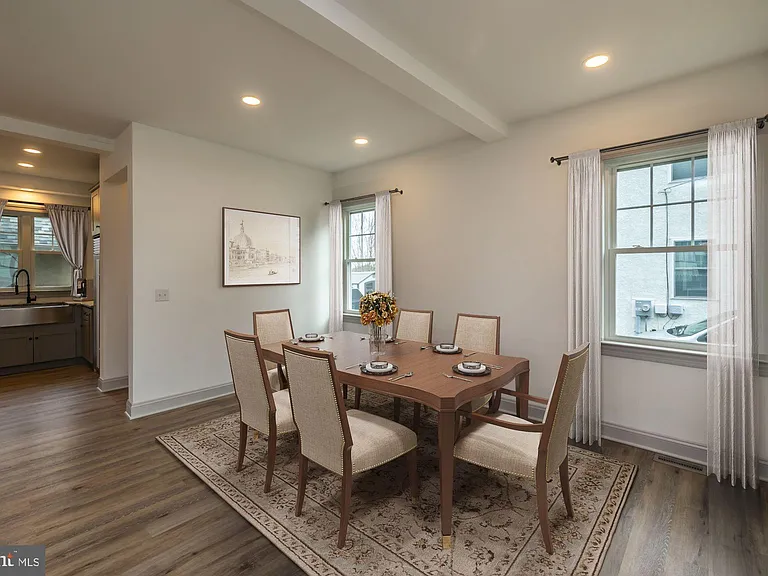 411 James St — Photo 17