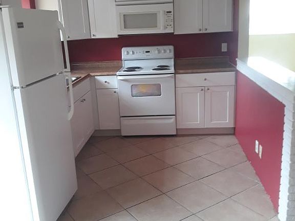 2nd image of 720 SE 15th St #F