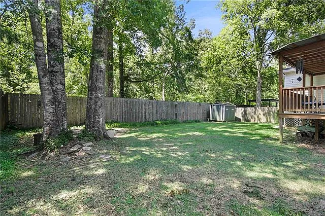 102 Woods Dr — Photo 17