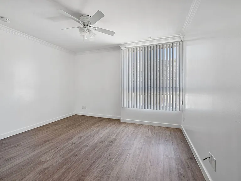 6042 Barton Ave — Photo 5