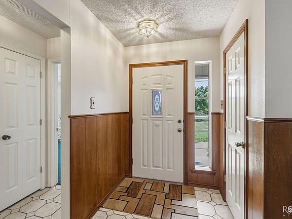 4th image of 308 Edinburgh Rd