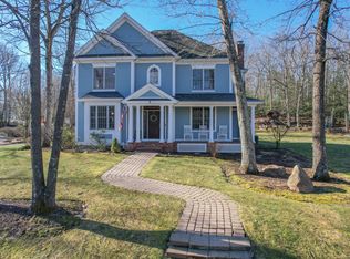 9 Black Oak Dr, West Granby, CT 06090