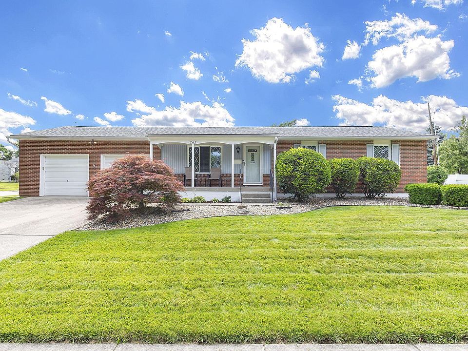 1st image of 747 Hunt Valley Dr