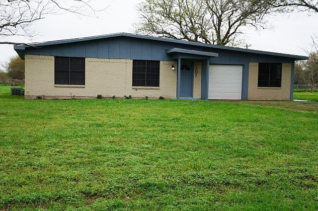 1st image of 207 Sun Valley Dr