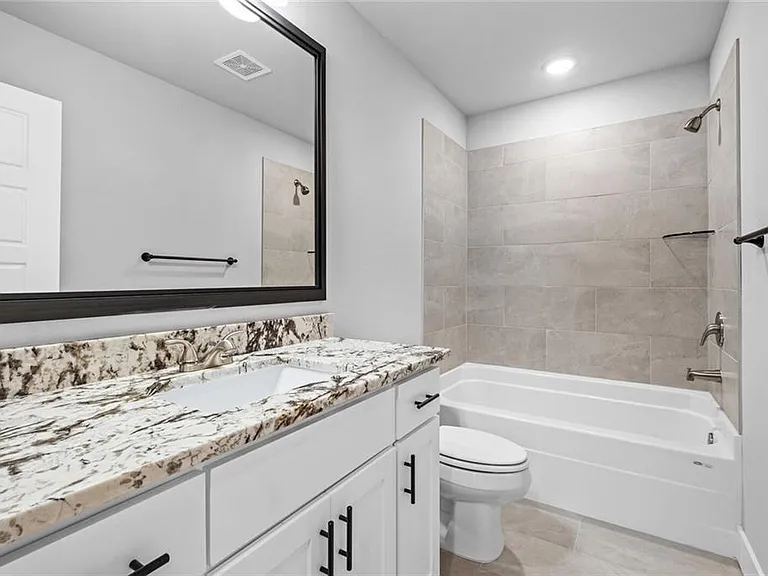 3306 Rosemont Ave — Photo 7