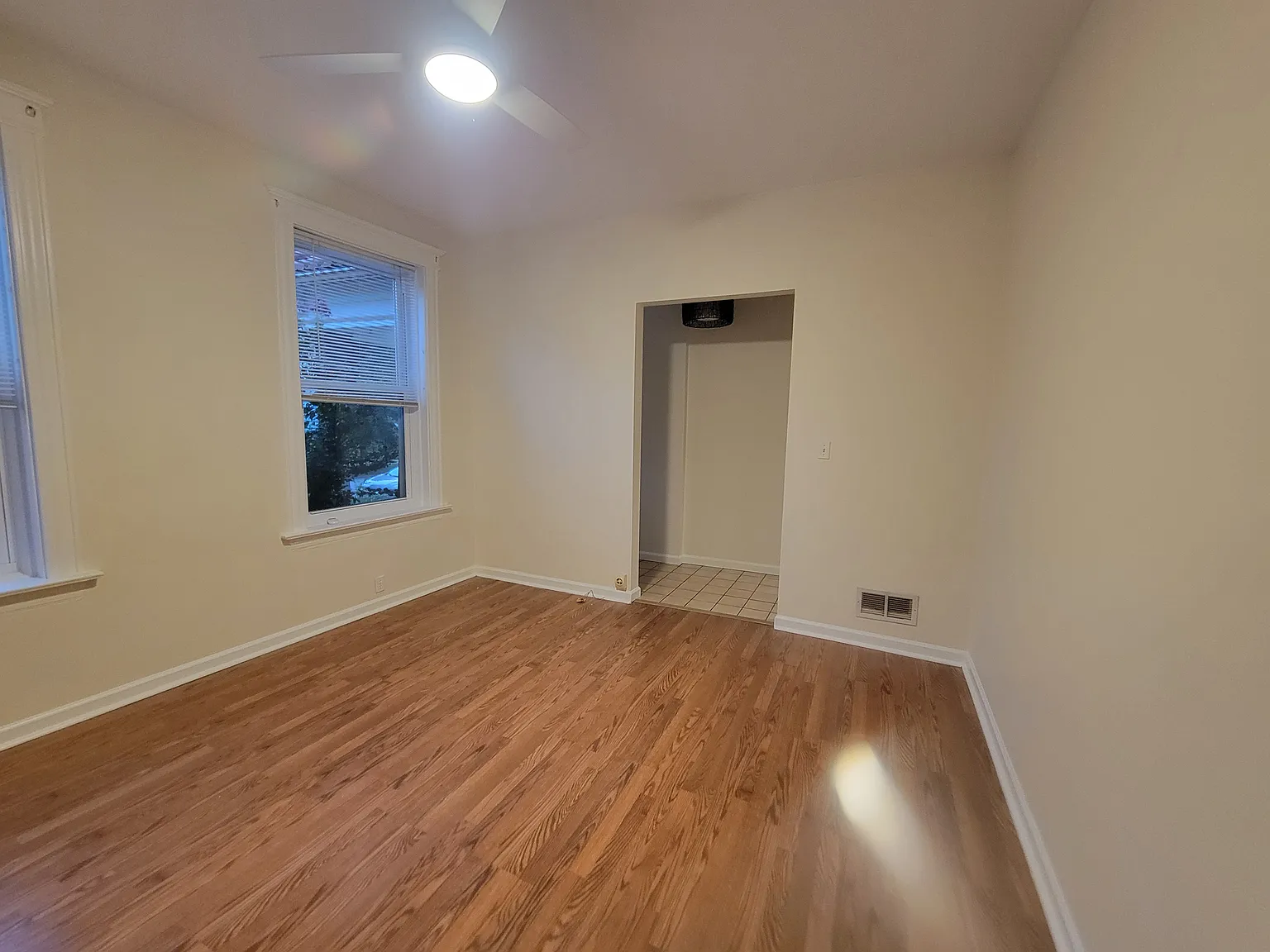 2 bed, 1300 sqft, $1,650 — Photo 4