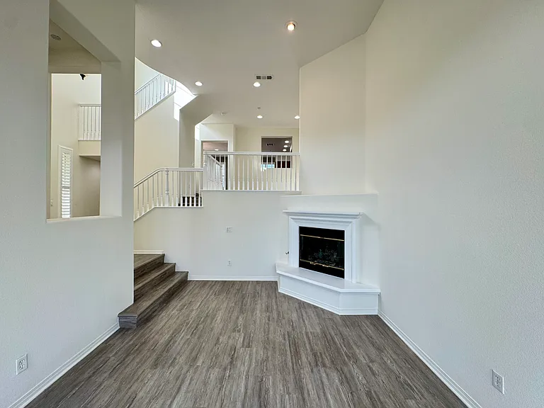 1331 Bayside Cir — Photo 14