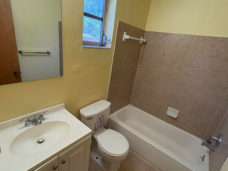 6111 SW 31st St #E — Photo 24