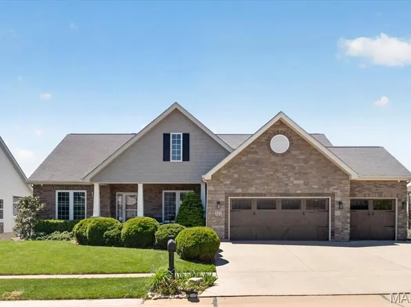 322 Pointe Loma Blvd, Lake Saint Louis, MO 63367