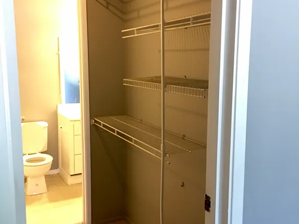 12611 NE 145th Pl APT 81H, Kirkland, WA 98034