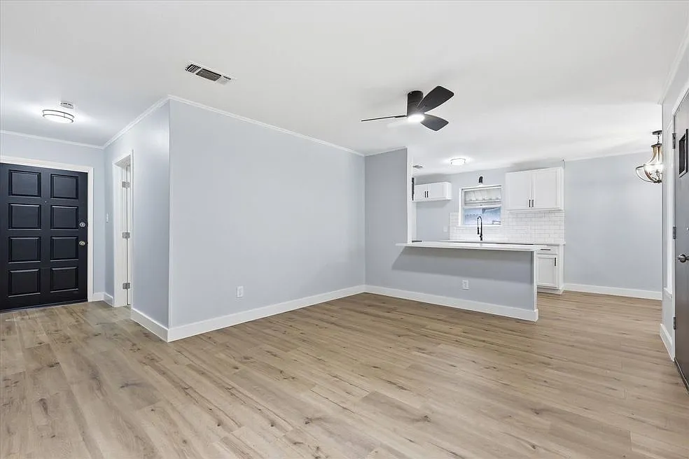 4 bed, 2.0 bath, 1504 sqft, $2,300 — Photo 3