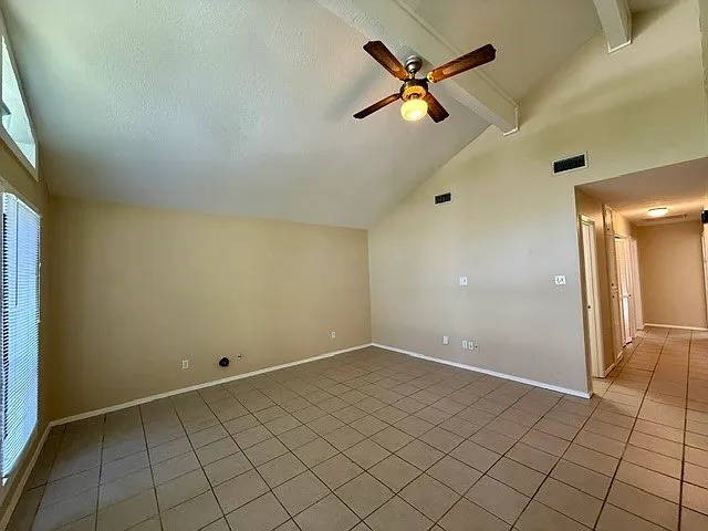 3 bed, 1134 sqft, $1,575 — Photo 4