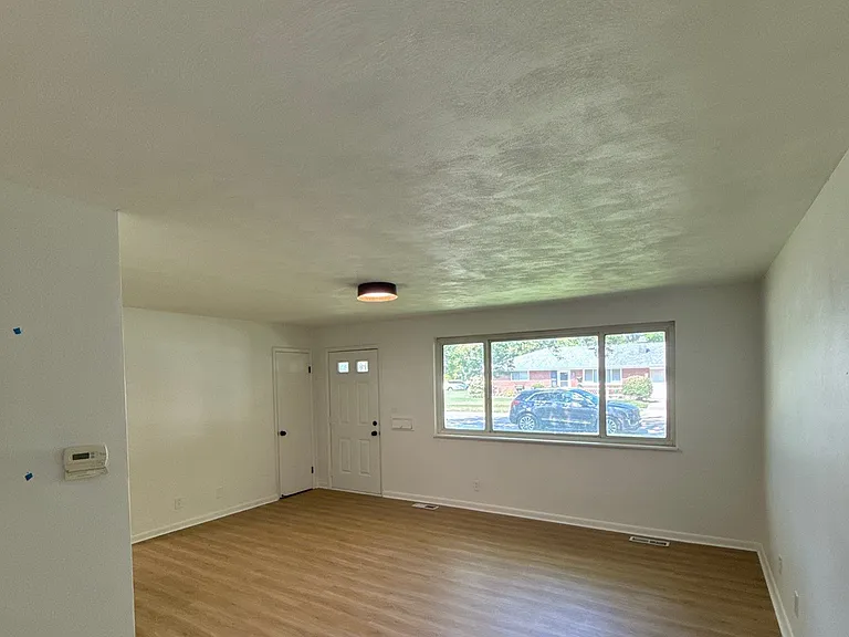 2200 Yorkshire Pl — Photo 3