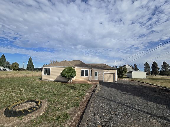3rd image of 7649 Highway 219 NE