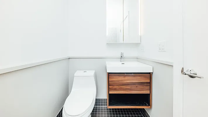 Rented by Nooklyn NYC LLC | media 19
