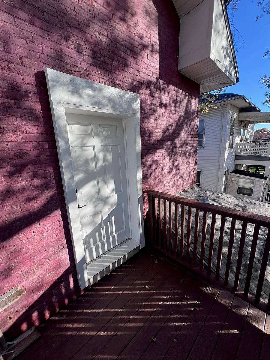 Building Photo - 909 N 6th St