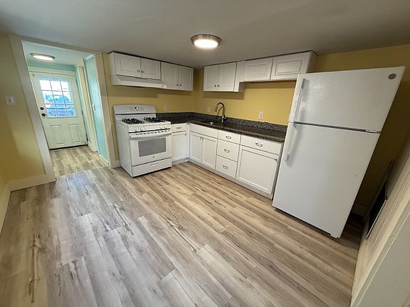 3rd image of 18 L St #B