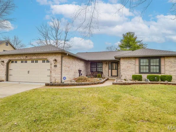 37 Lindenleaf Ln, Belleville, IL 62223