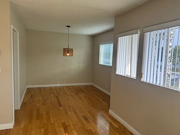 Great room continued.