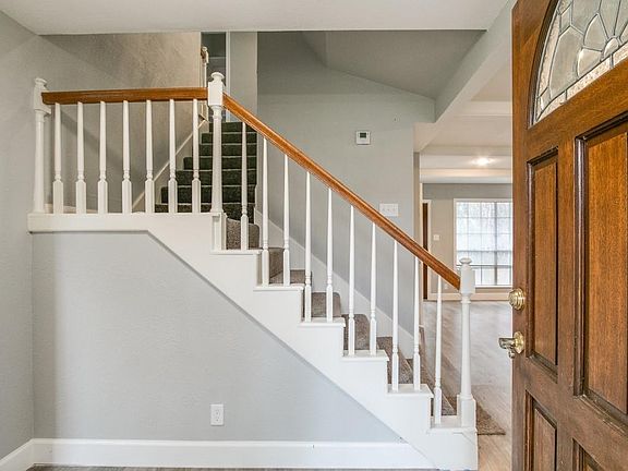 4th image of 6106 Morningcrest Ct