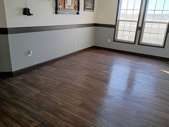3rd image of 2092 F15 Blvd