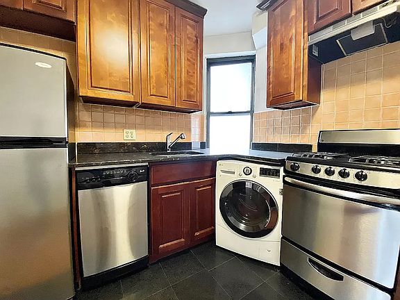 5th image of 136 W 109th St #1EE