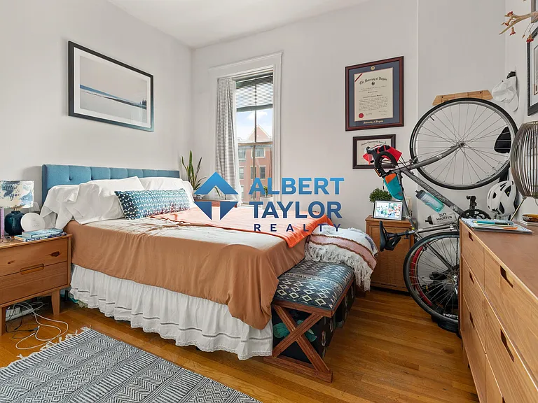 1750 Washington St #10 — Photo 12