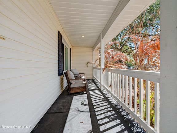 5th image of 210 Grant Rd