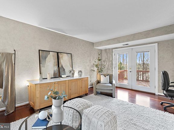 3rd image of 7254 Riding Hood Cir