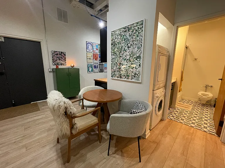 1147 W Ohio St — Photo 24