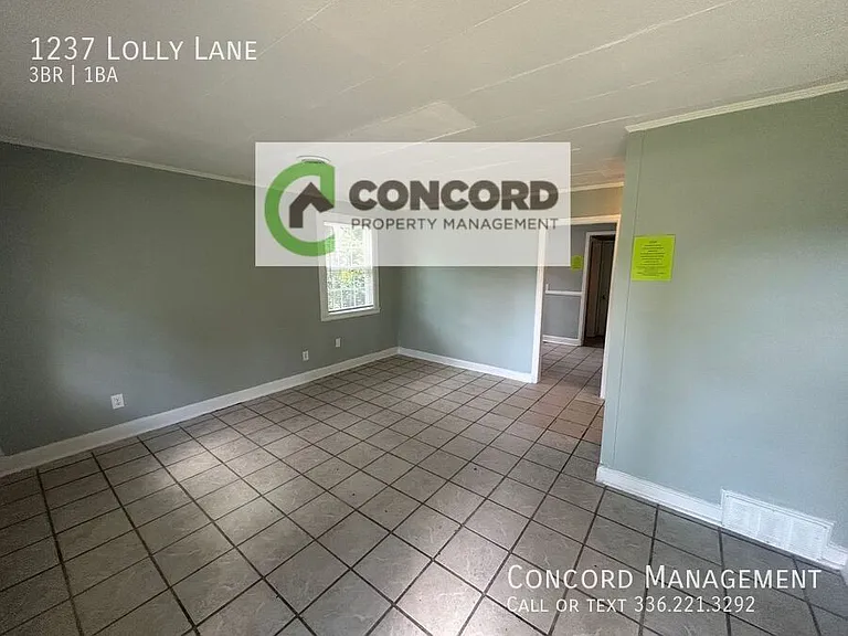 1237 Lolly Ln — Photo 3