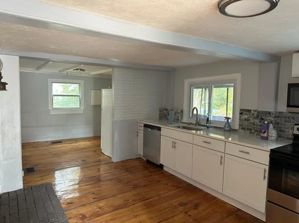 34 Smith Corner Rd, Newton, NH 03858