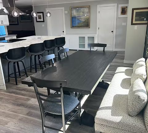 Kitchen eating area view