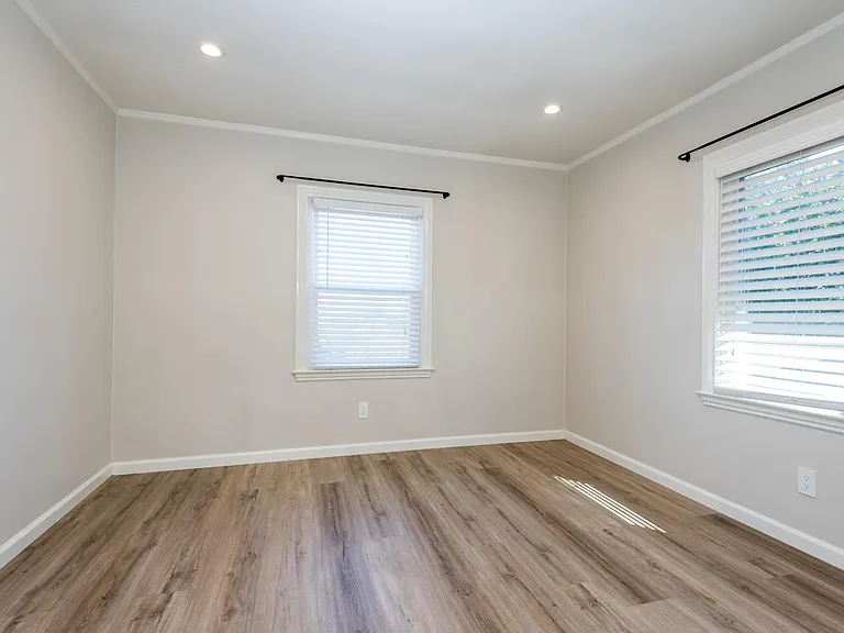 529 S Fremont St — Photo 12