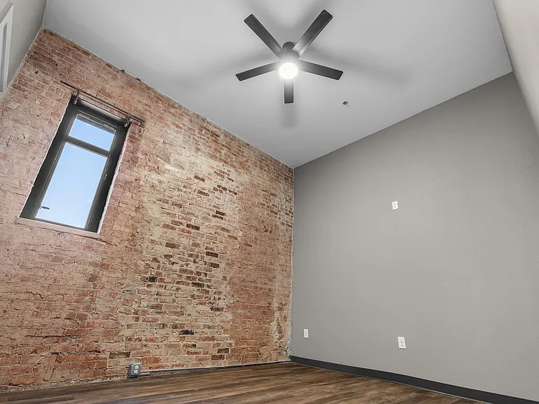 901 9th St #LOFT C — Photo 25