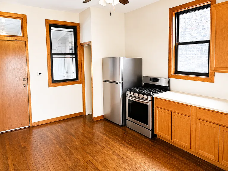 2825 N Milwaukee Ave #1 — Photo 4